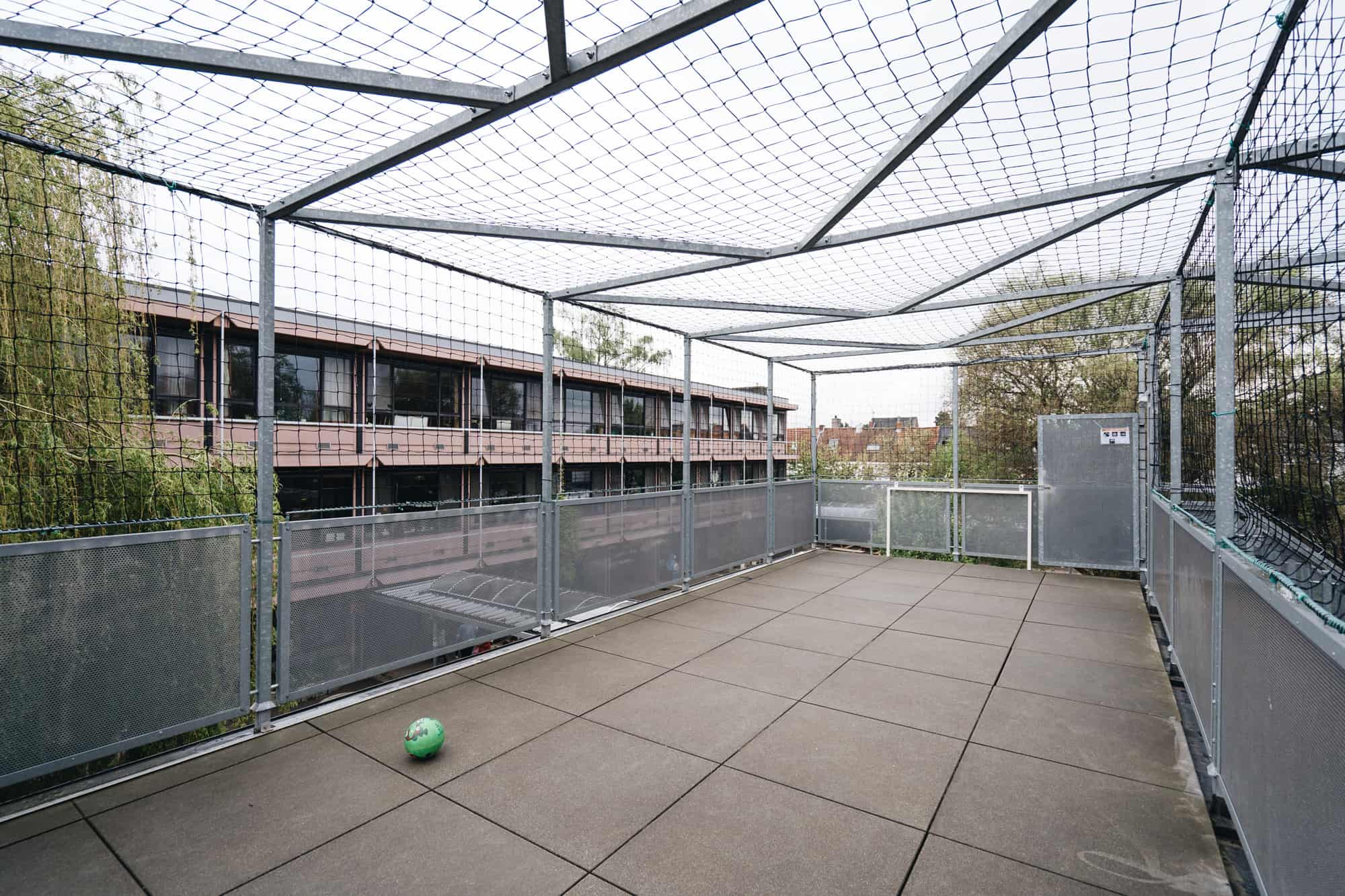 regenboog-basisschool-buroc-architecten-gent-voetbalkooi