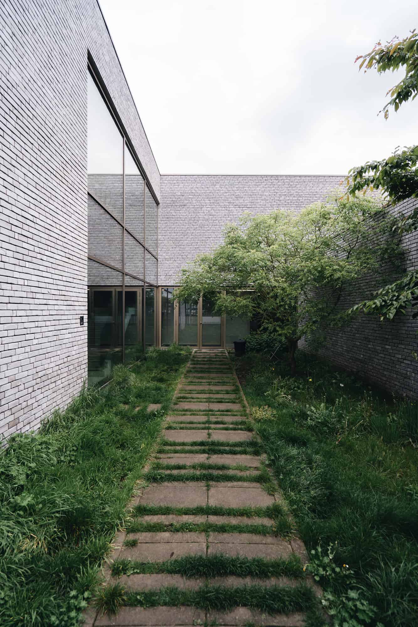 buroc-architecten-dierenasiel-gent-nieuwbouw-patio